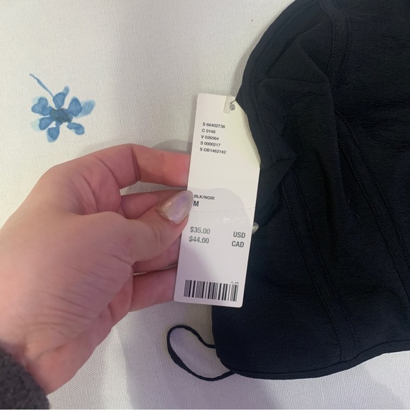 NWT Urban outfitters black cropped halter grouting out tie top size medium - Picture 3 of 5